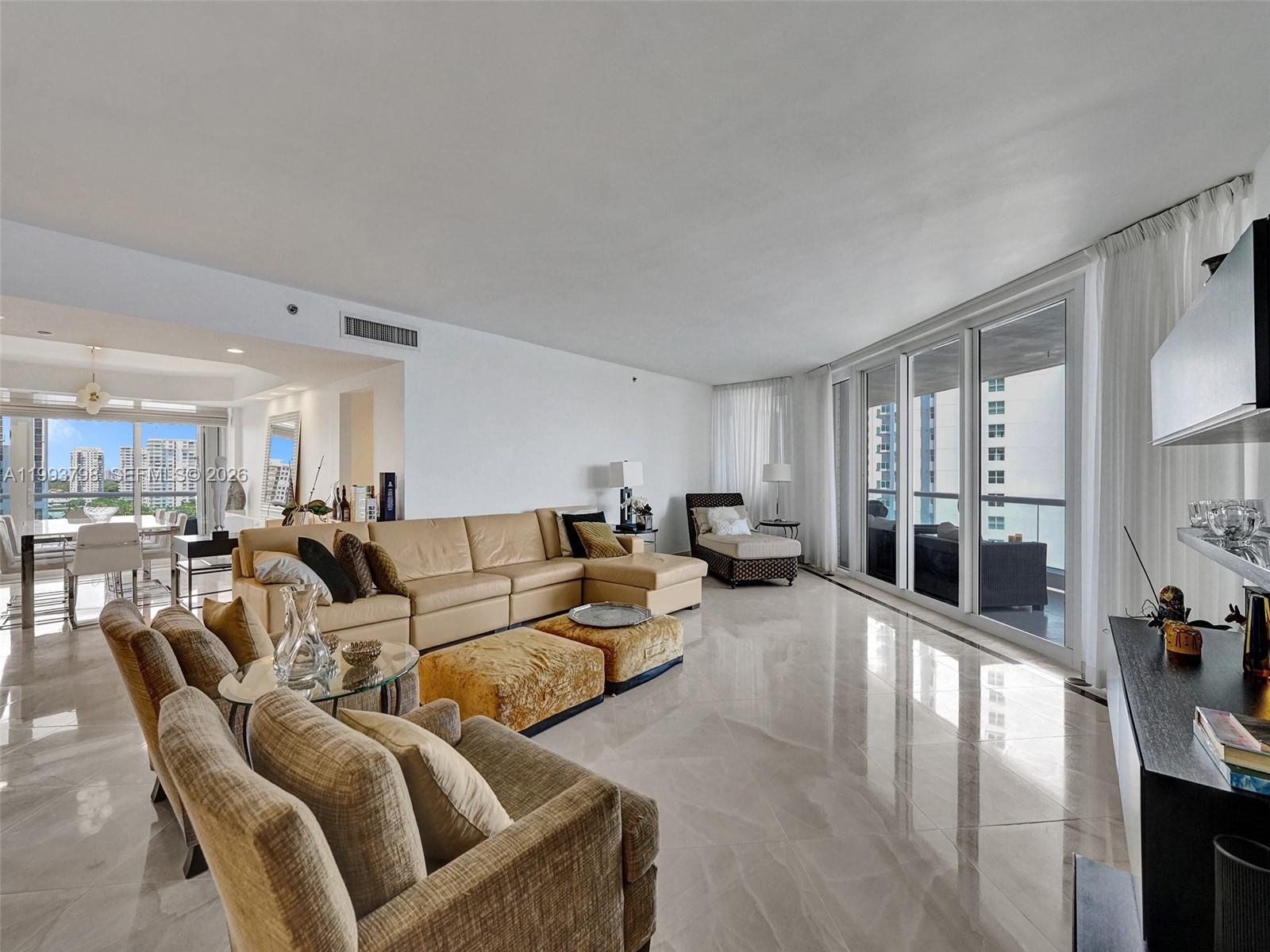 7000 Island Boulevard 1207 Property Photo 4