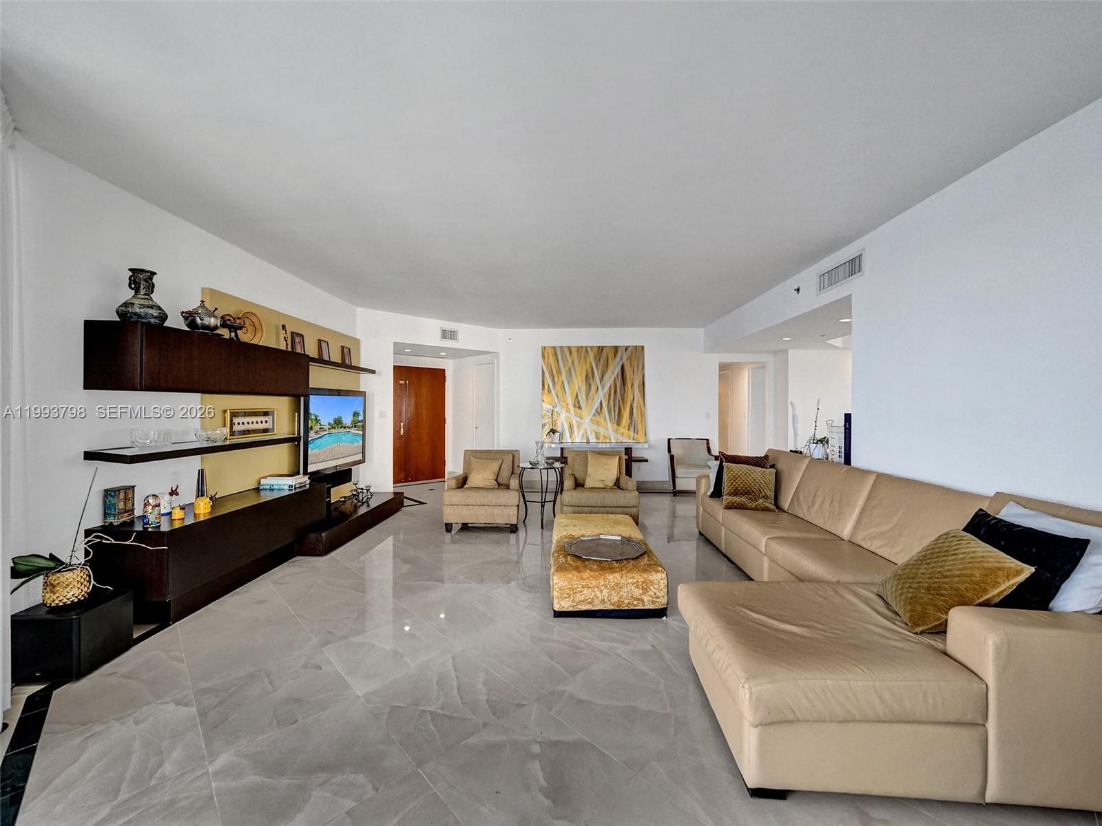7000 Island Boulevard 1207 Property Photo 6