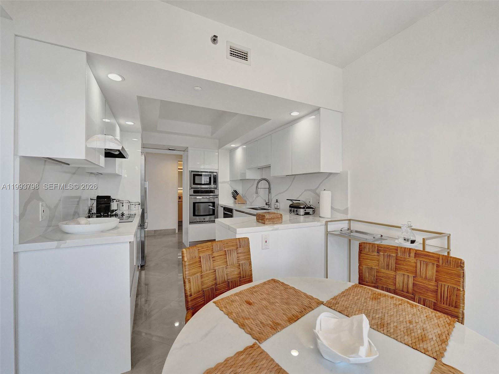 7000 Island Boulevard 1207 Property Photo 13