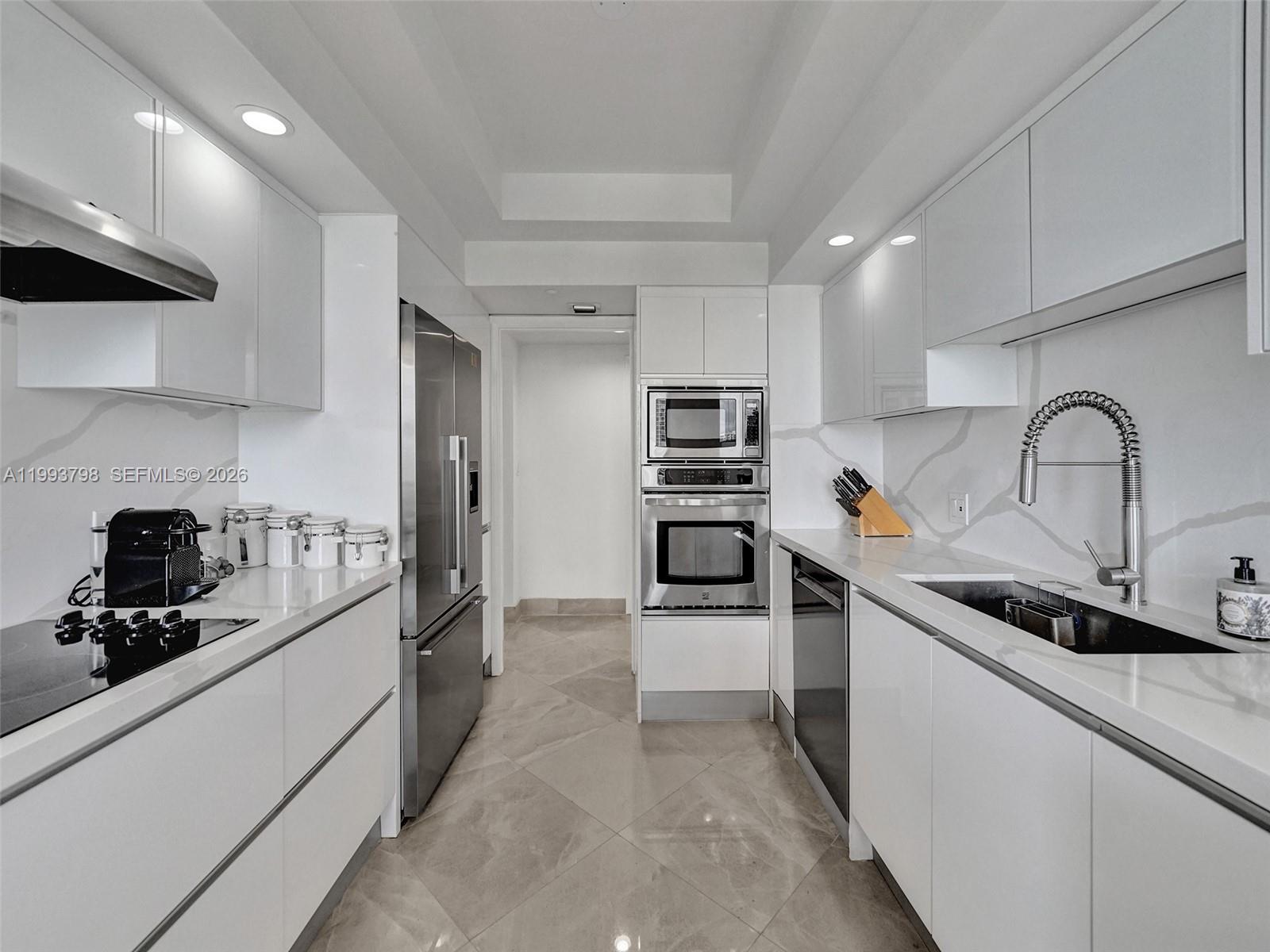 7000 Island Boulevard 1207 Property Photo 15