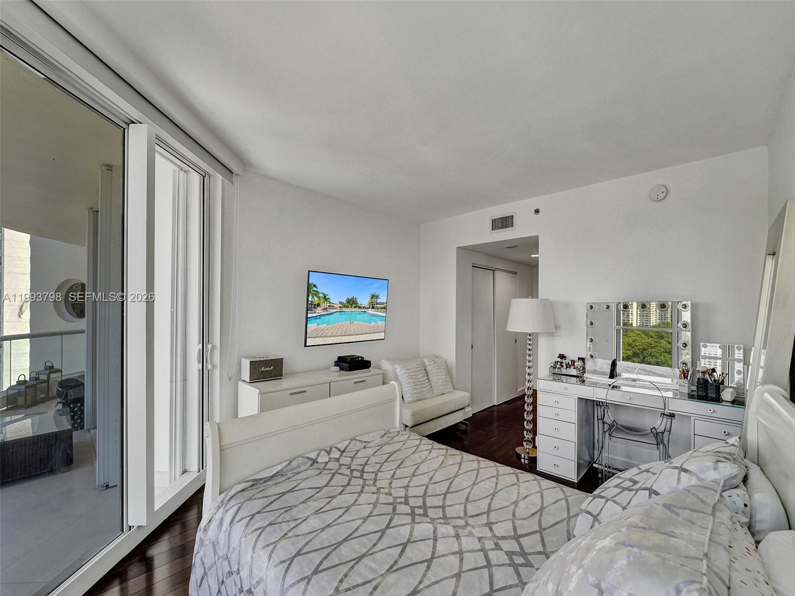 7000 Island Boulevard 1207 Property Photo 35