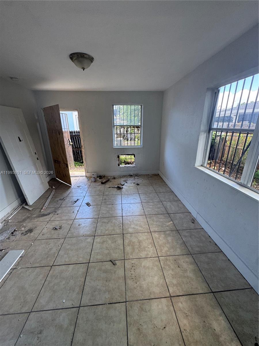 1620 Nw 64th Street Property Photo 2