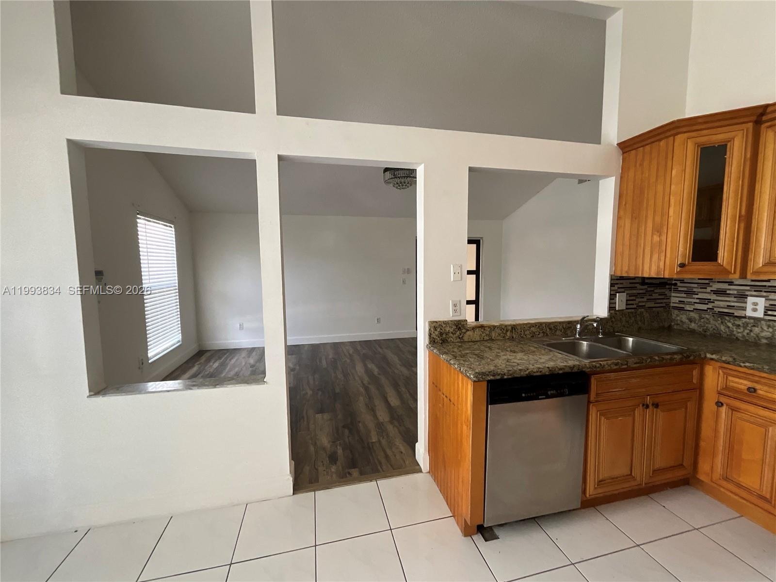 A11993834 Property Photo 7