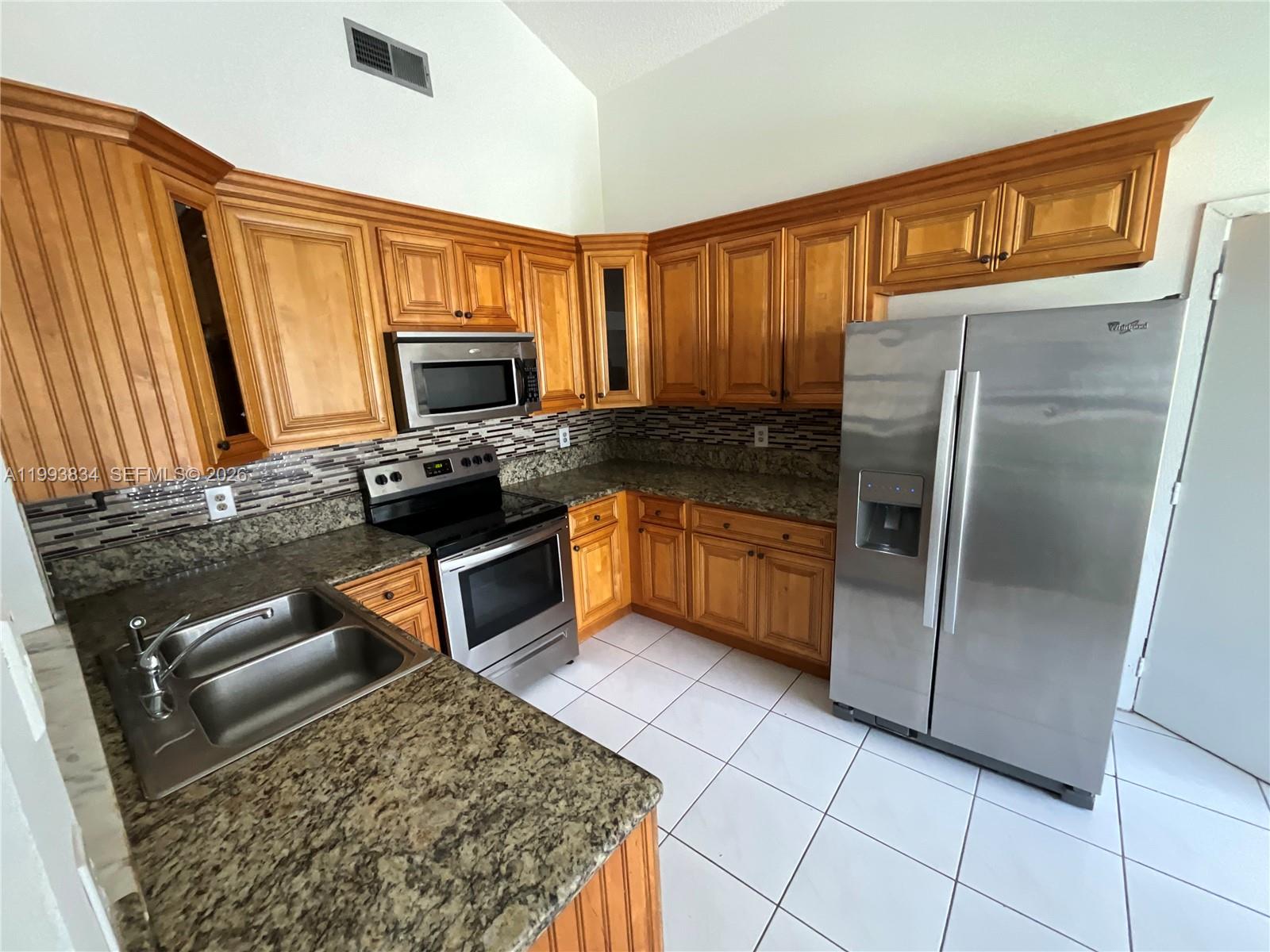 A11993834 Property Photo 10