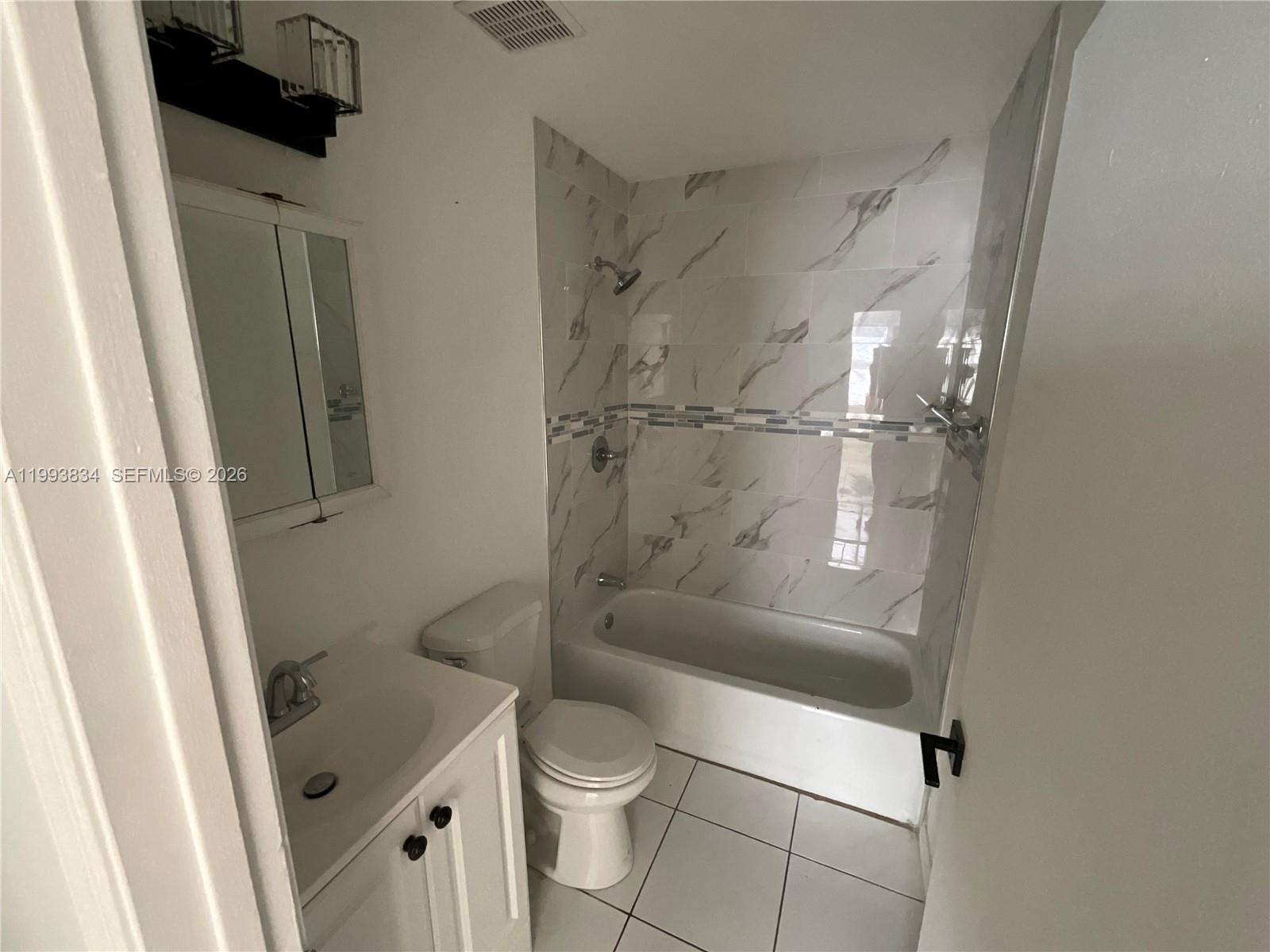 A11993834 Property Photo 16