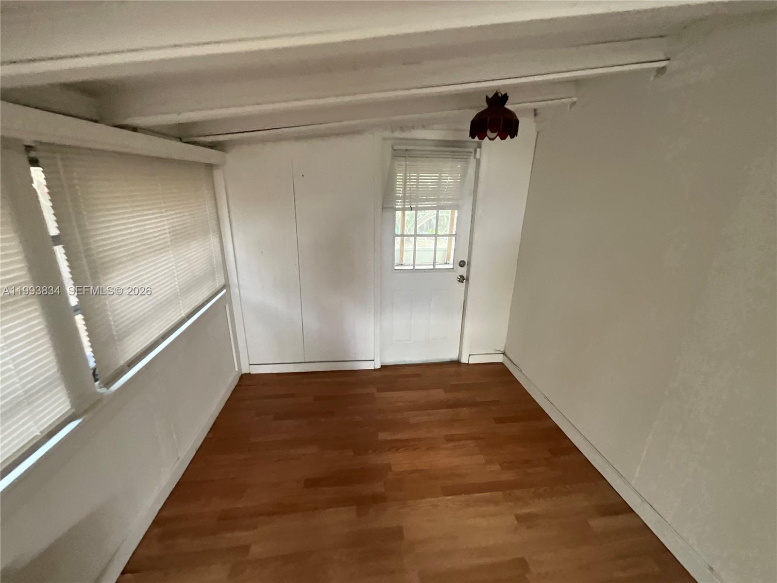 A11993834 Property Photo 18