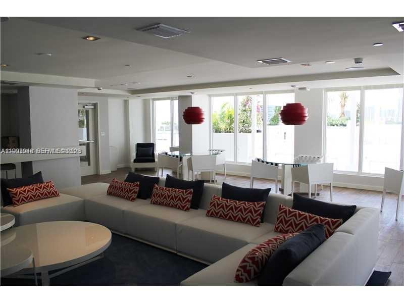 4250 Biscayne Boulevard 815 Property Photo 9