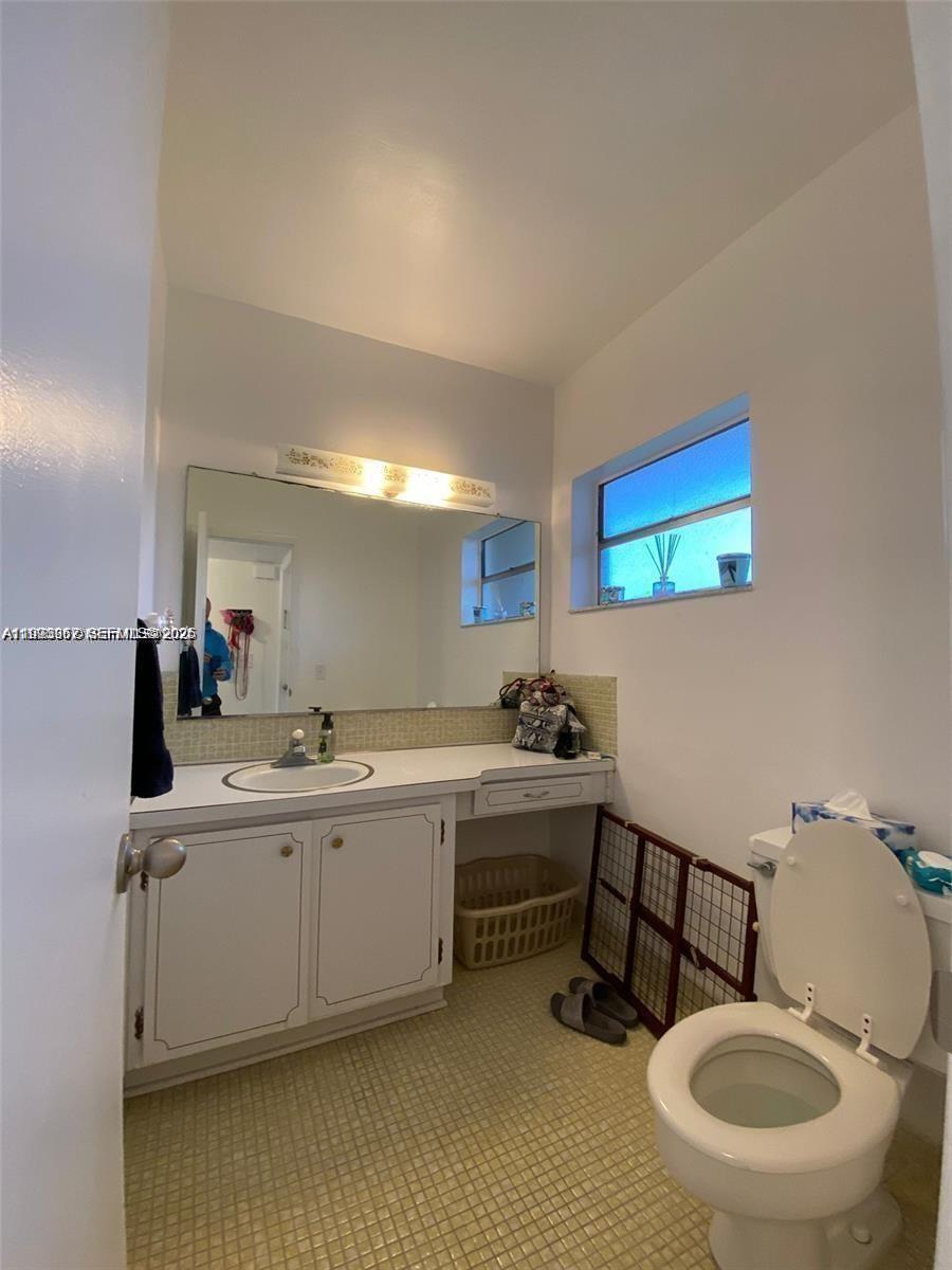 851 Ne 14th Avenue 420 Property Photo 15