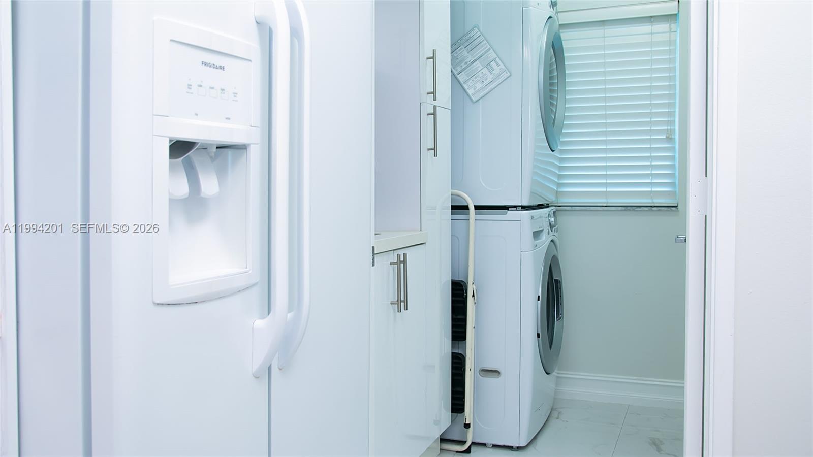 A11994201 Property Photo 16