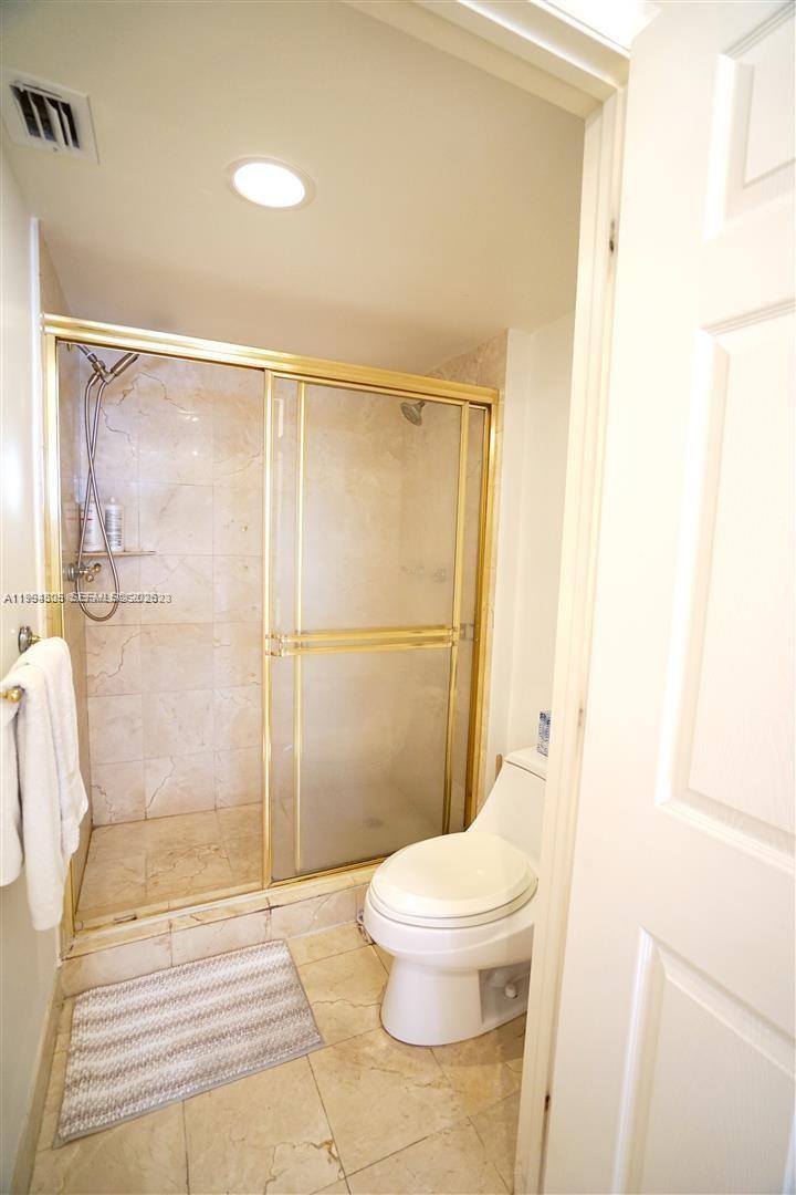 16711 Collins Avenue 601 Property Photo 10