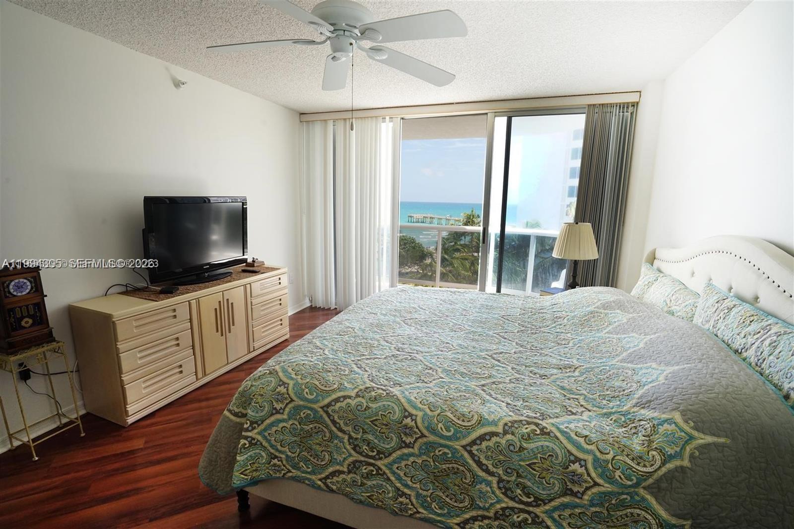 16711 Collins Avenue 601 Property Photo 11