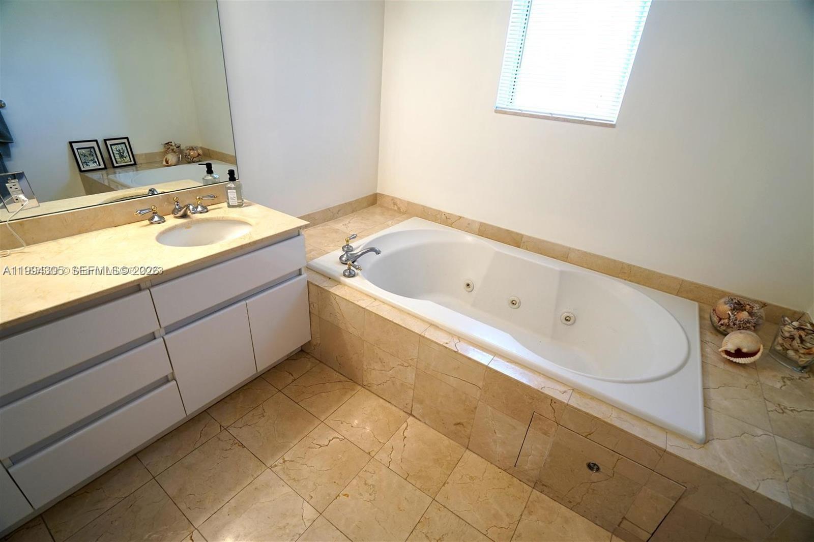 16711 Collins Avenue 601 Property Photo 13