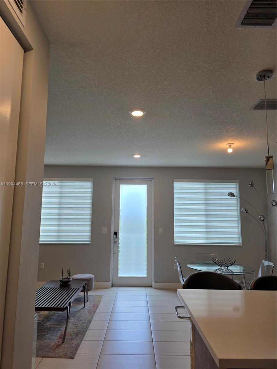 A11994466 Property Photo 3
