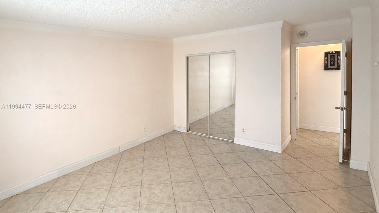 200 S Birch Road 211 Property Photo 16