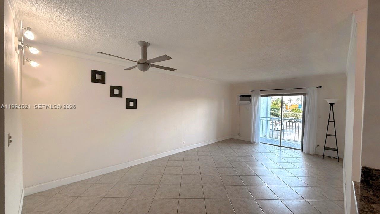 200 S Birch Road 211 Property Photo 12