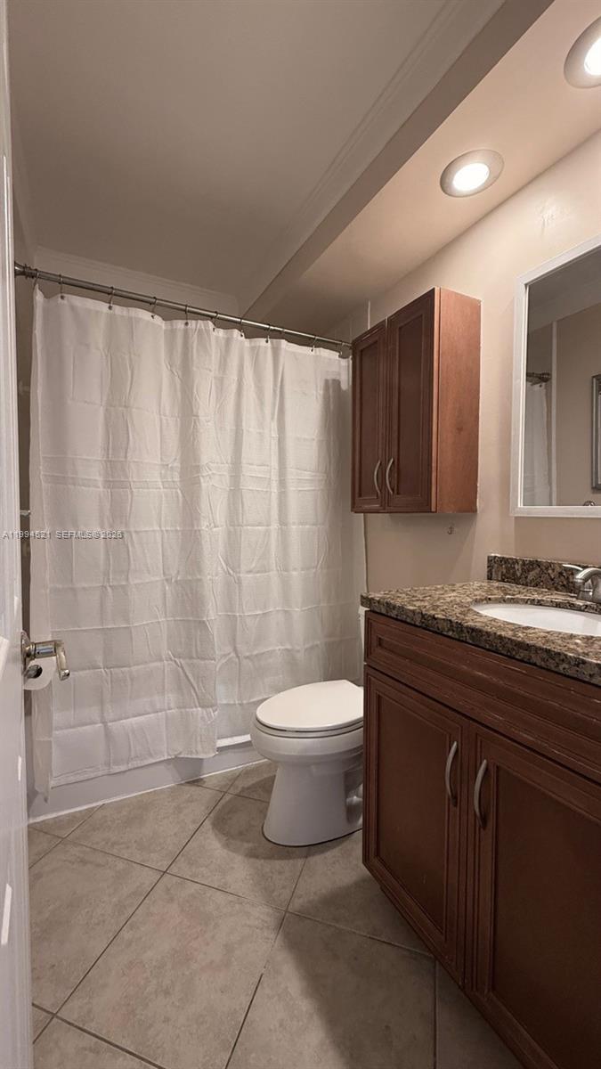 200 S Birch Road 211 Property Photo 15