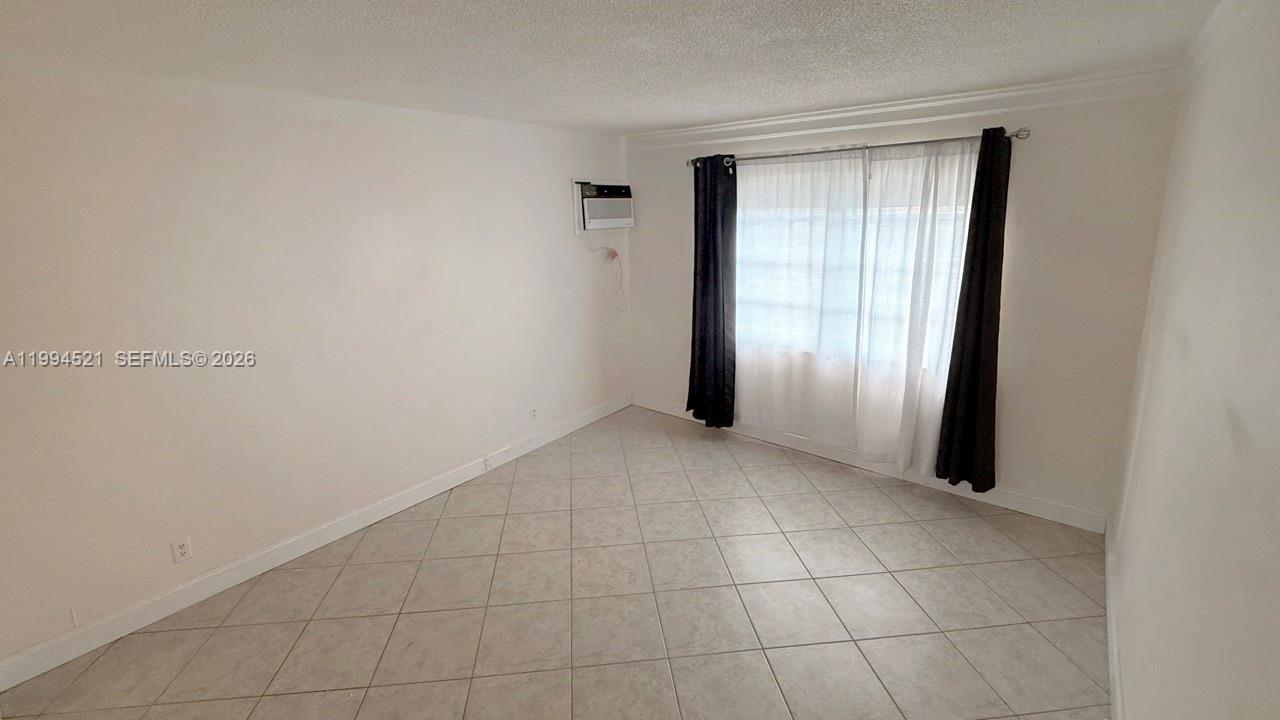 200 S Birch Road 211 Property Photo 17