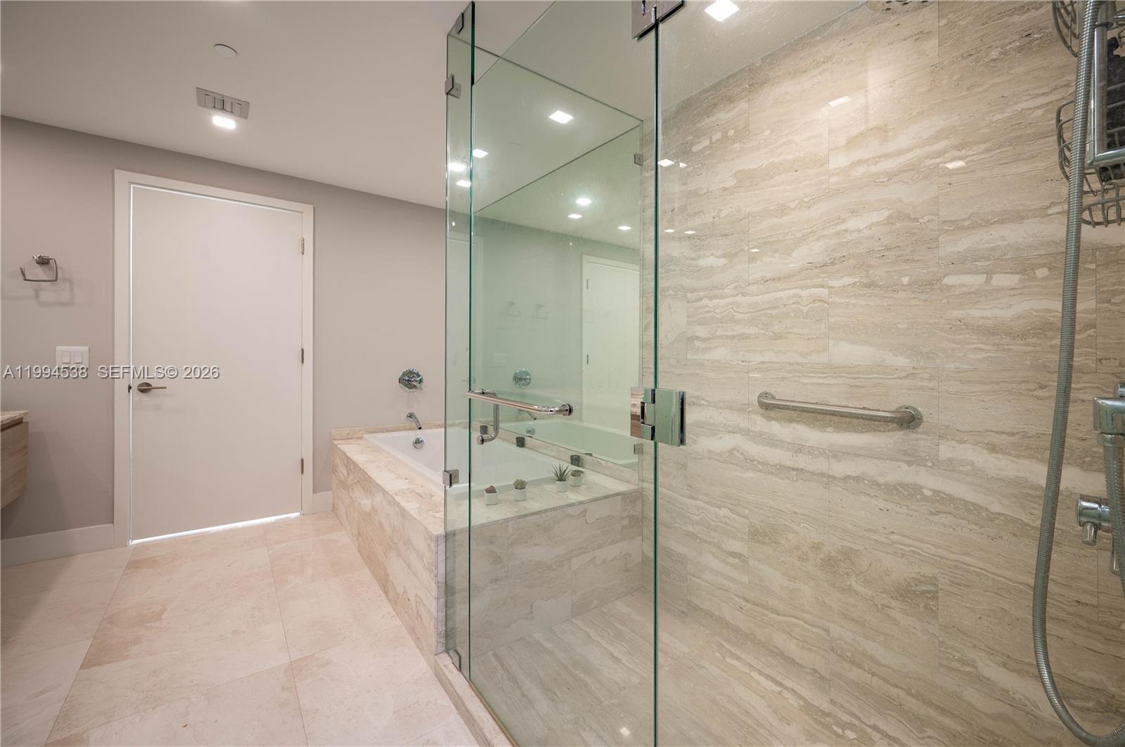 A11994538 Property Photo 15