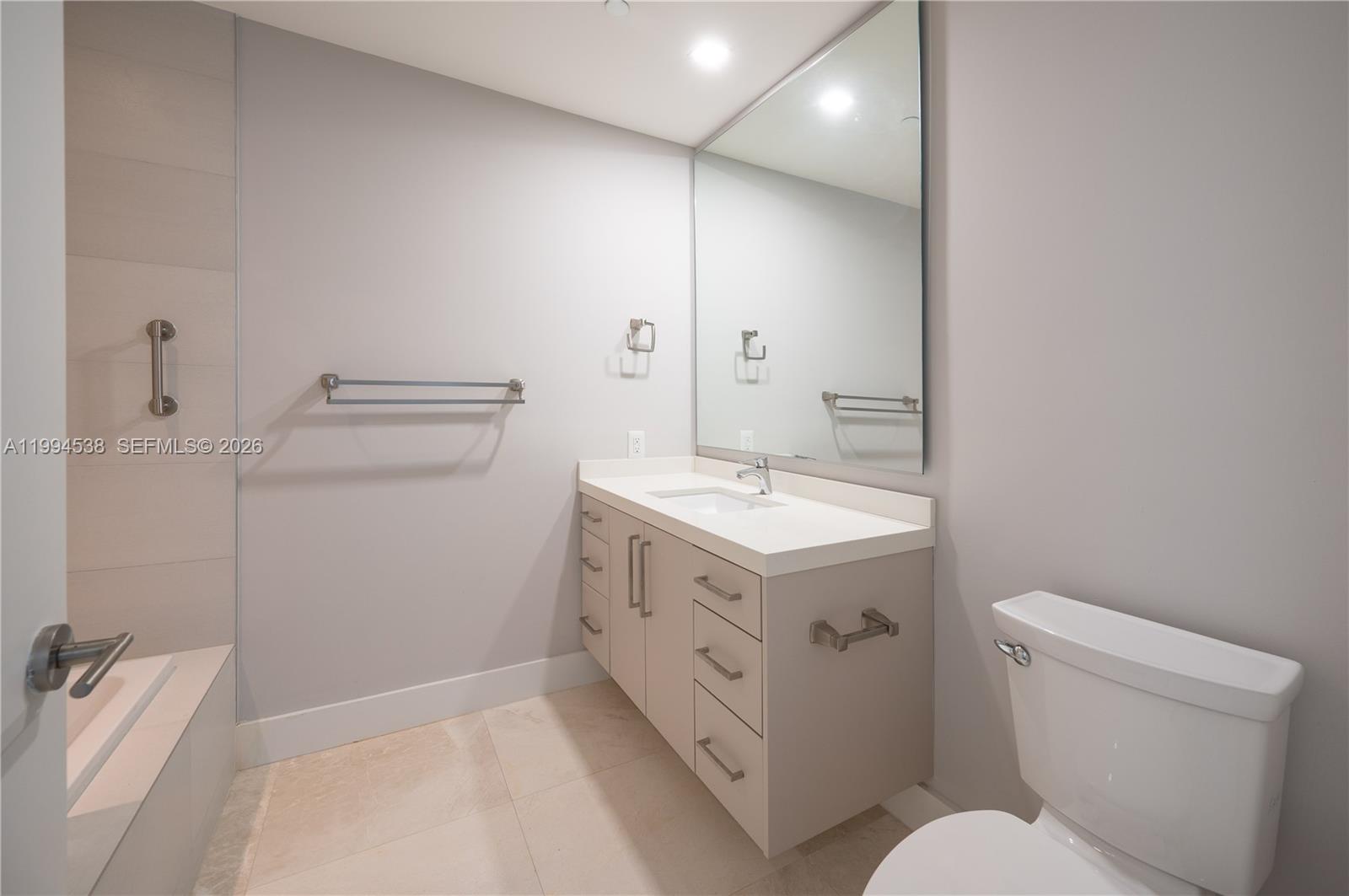 A11994538 Property Photo 28