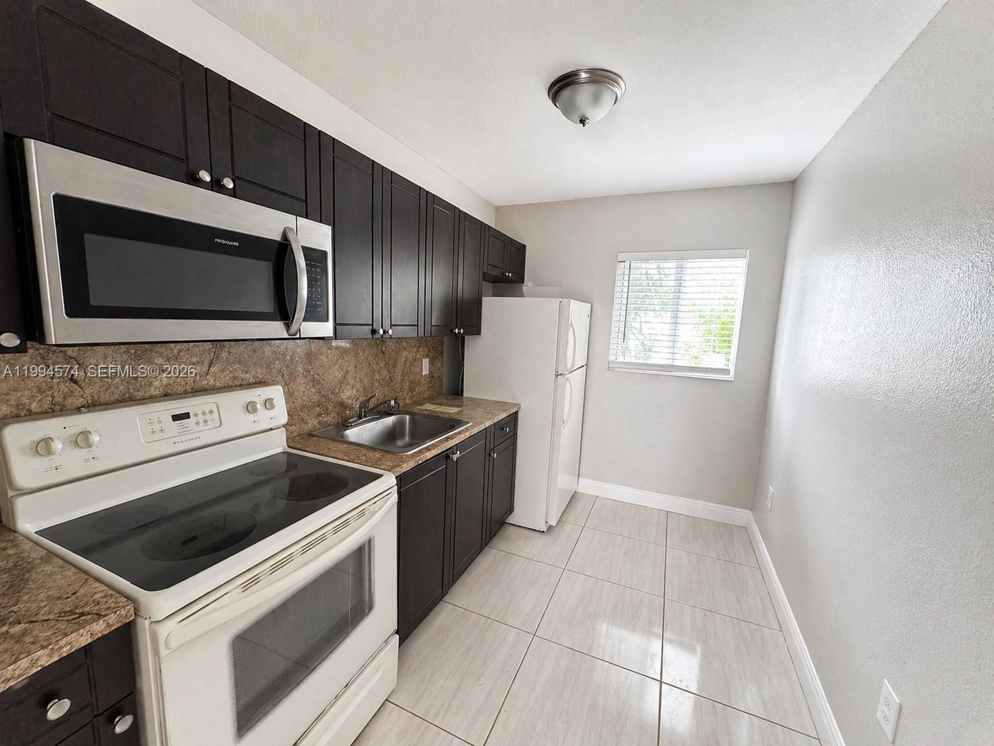 1920 Washington Avenue 3 Property Photo 3