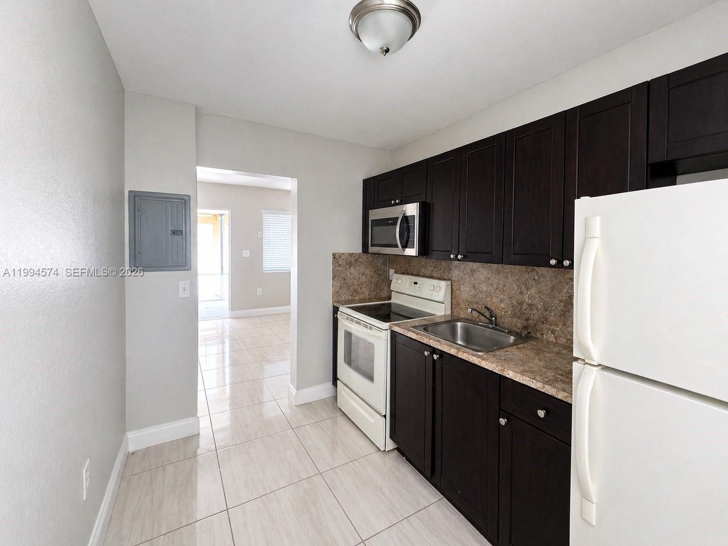 1920 Washington Avenue 3 Property Photo 4