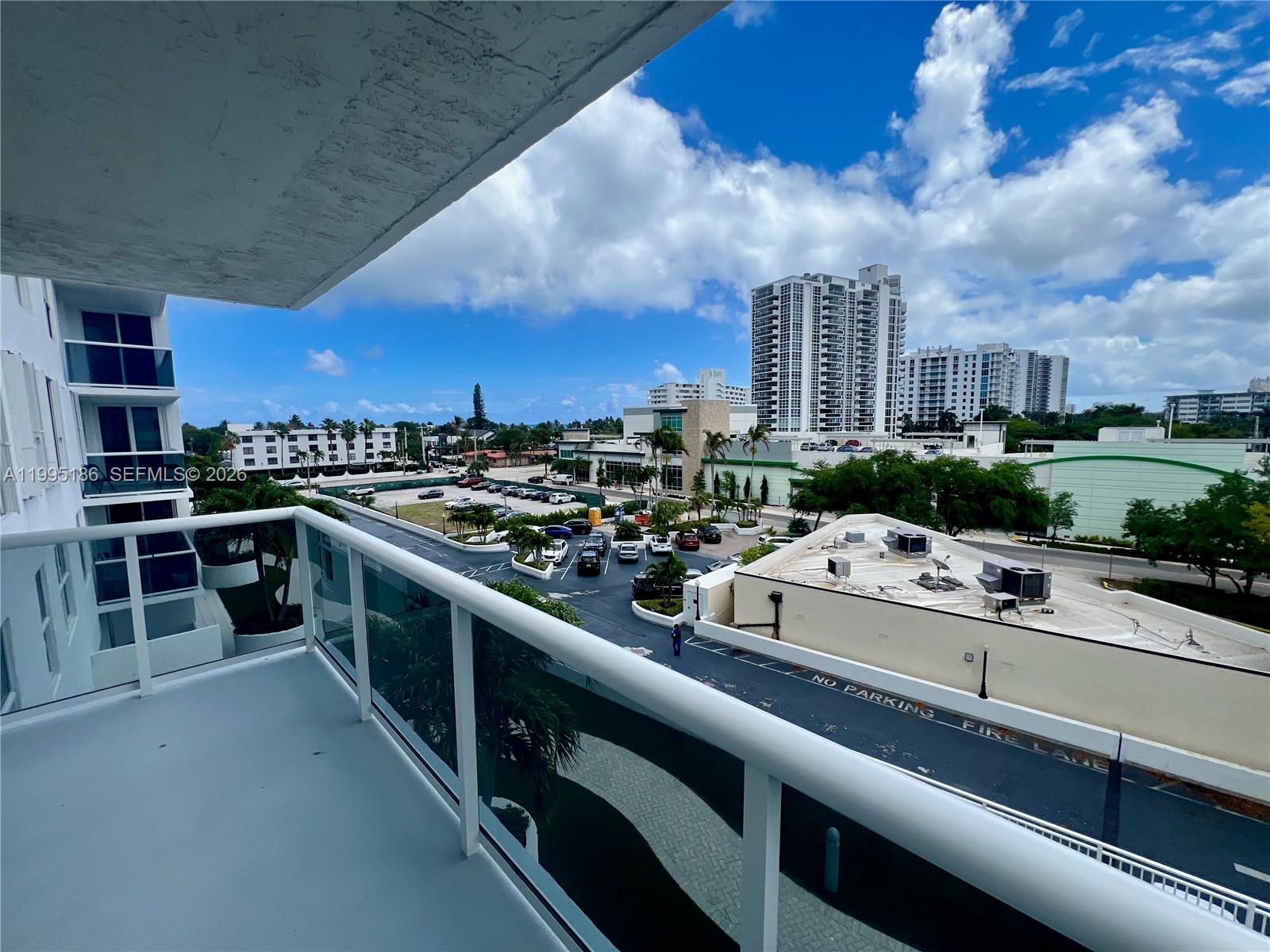 3015 N Ocean Boulevard 4l Property Photo 5