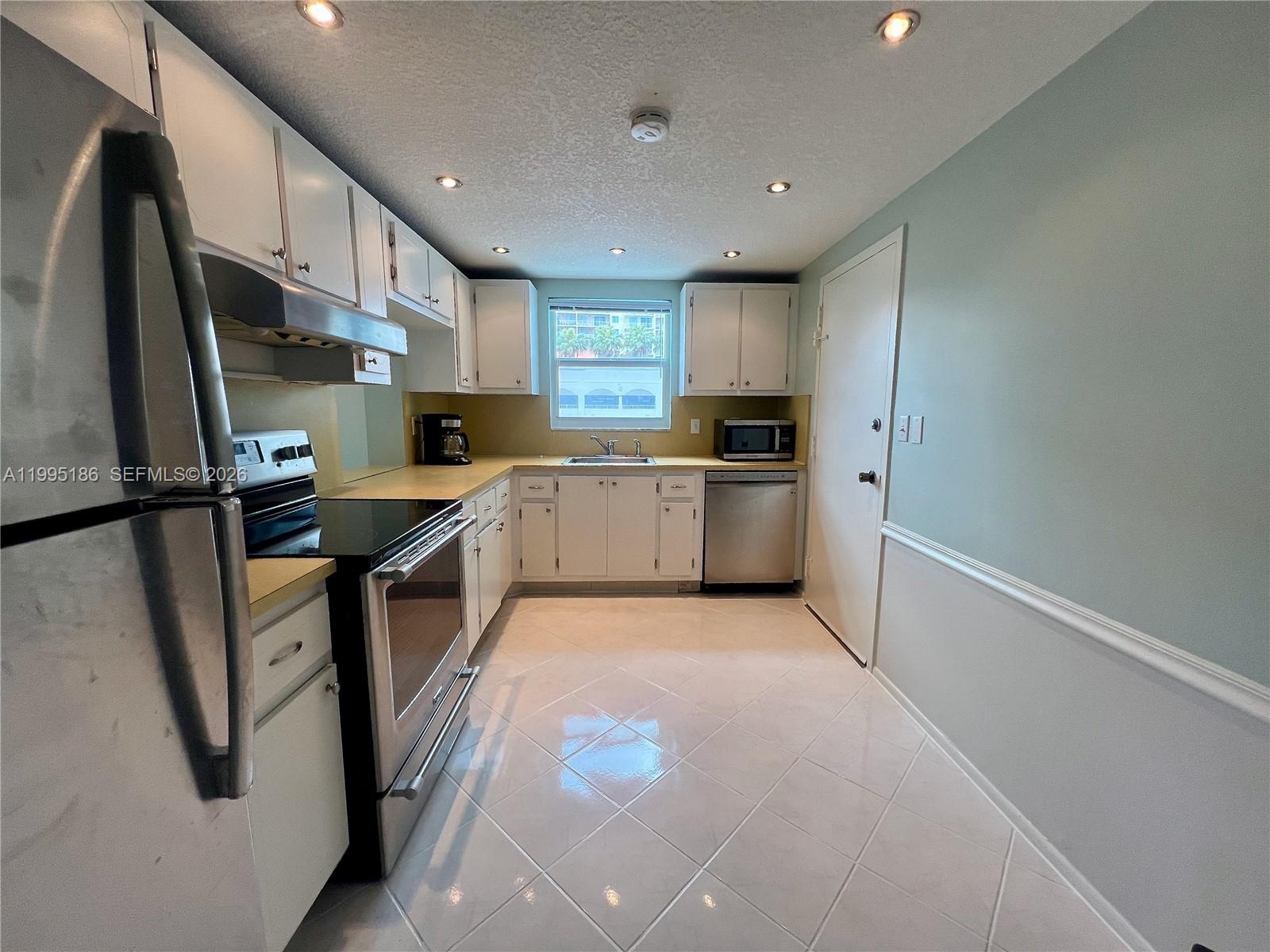 3015 N Ocean Boulevard 4l Property Photo 18