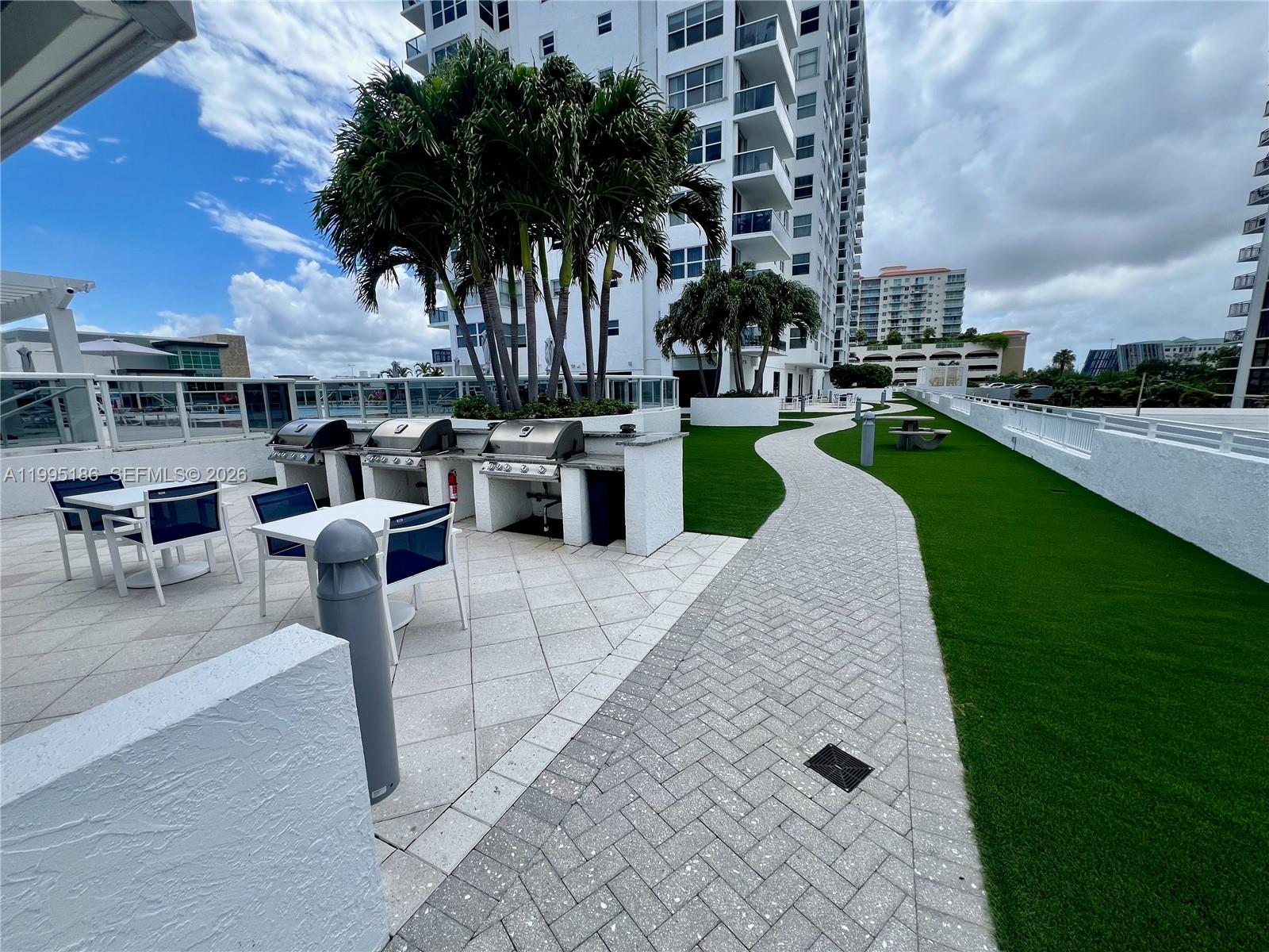 3015 N Ocean Boulevard 4l Property Photo 22