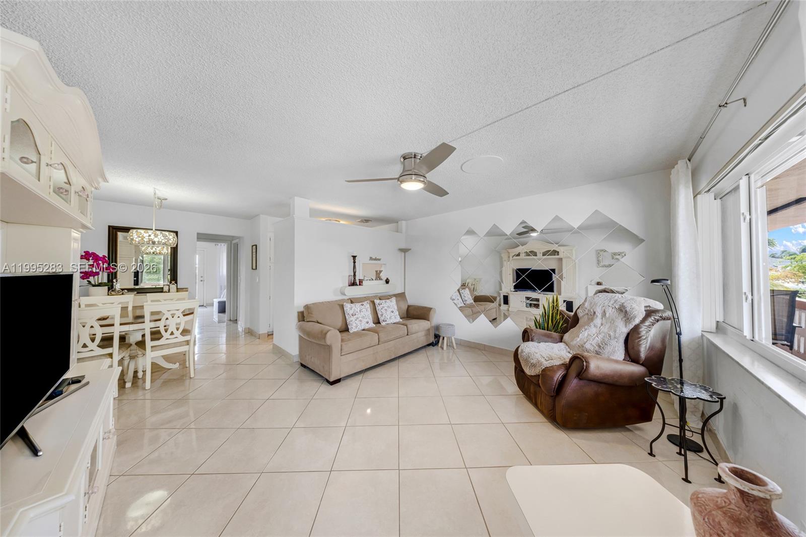 1015 Sw 11th Avenue 15k Property Photo 1