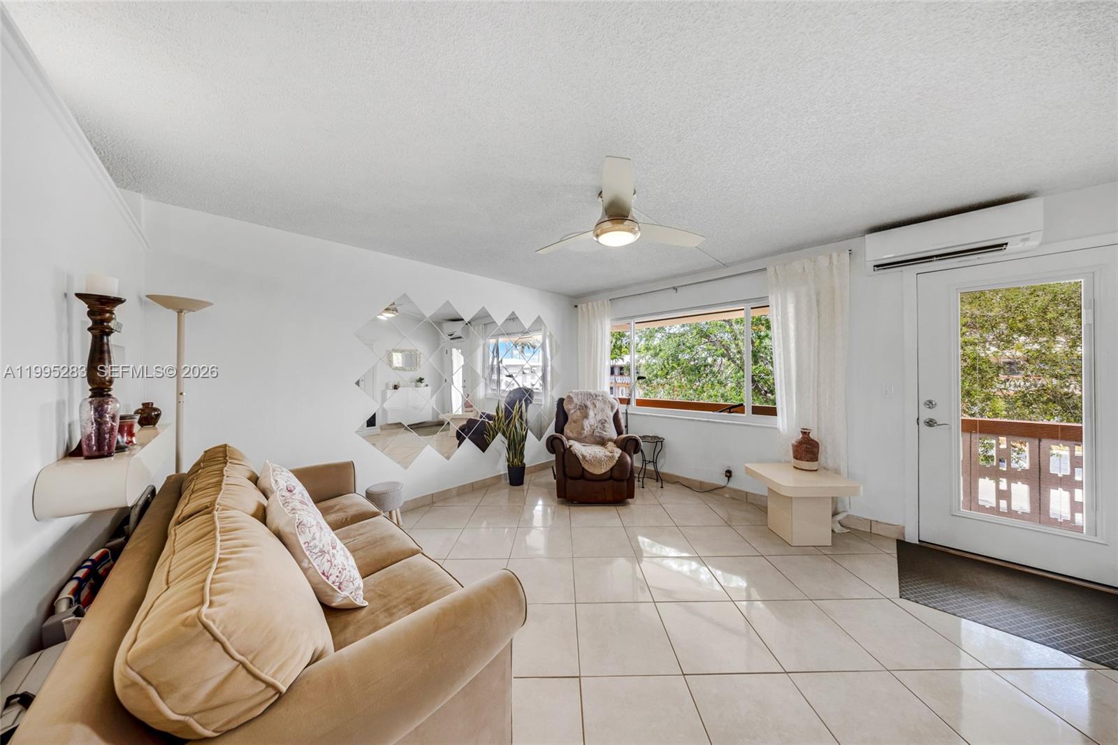 1015 Sw 11th Avenue 15k Property Photo 2