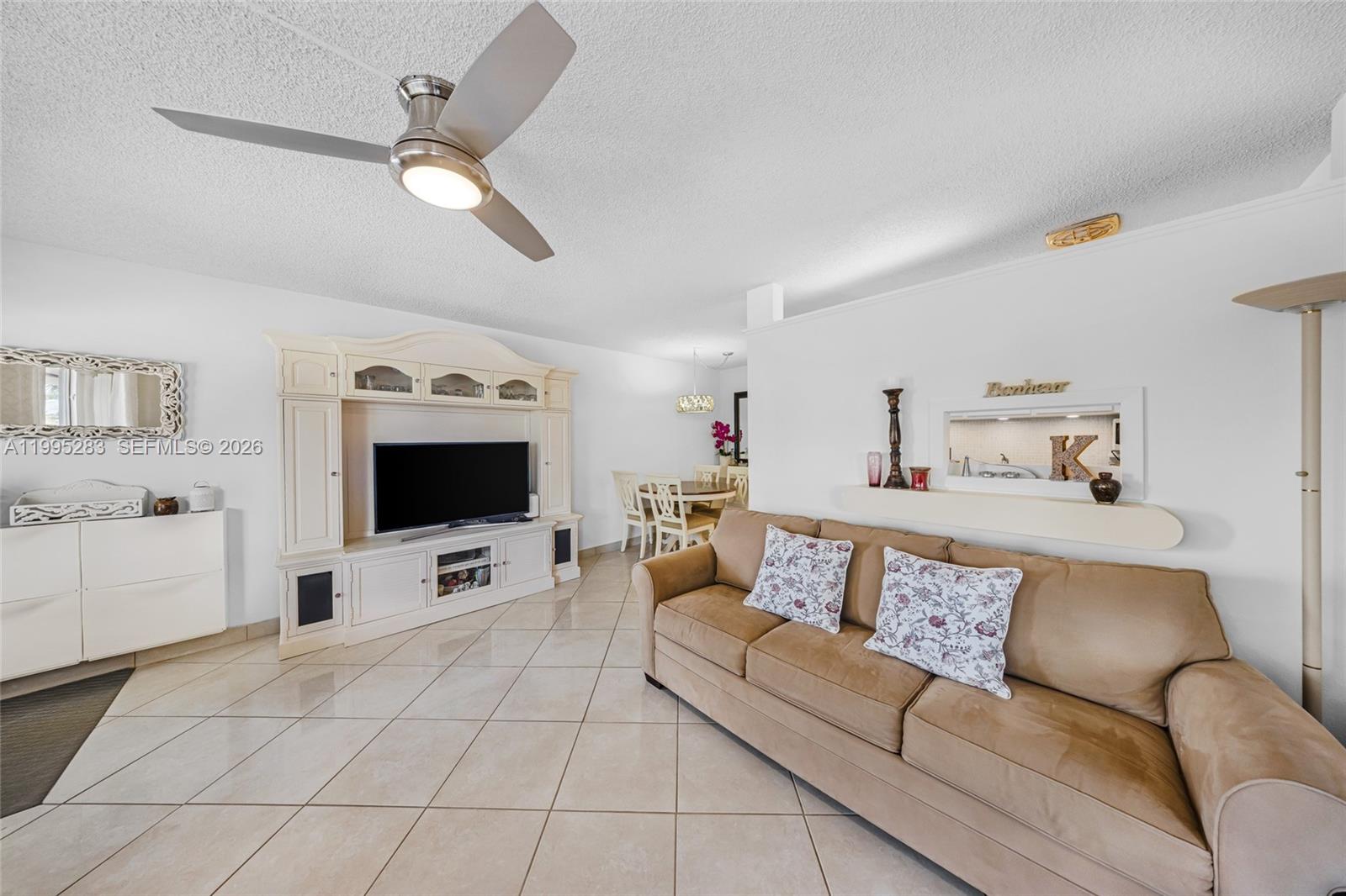 1015 Sw 11th Avenue 15k Property Photo 6