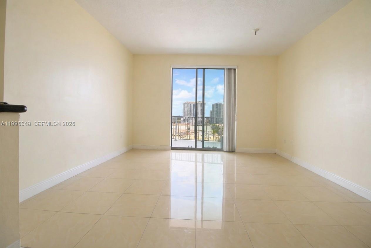 140 S Dixie Highway 1019 Property Photo 2