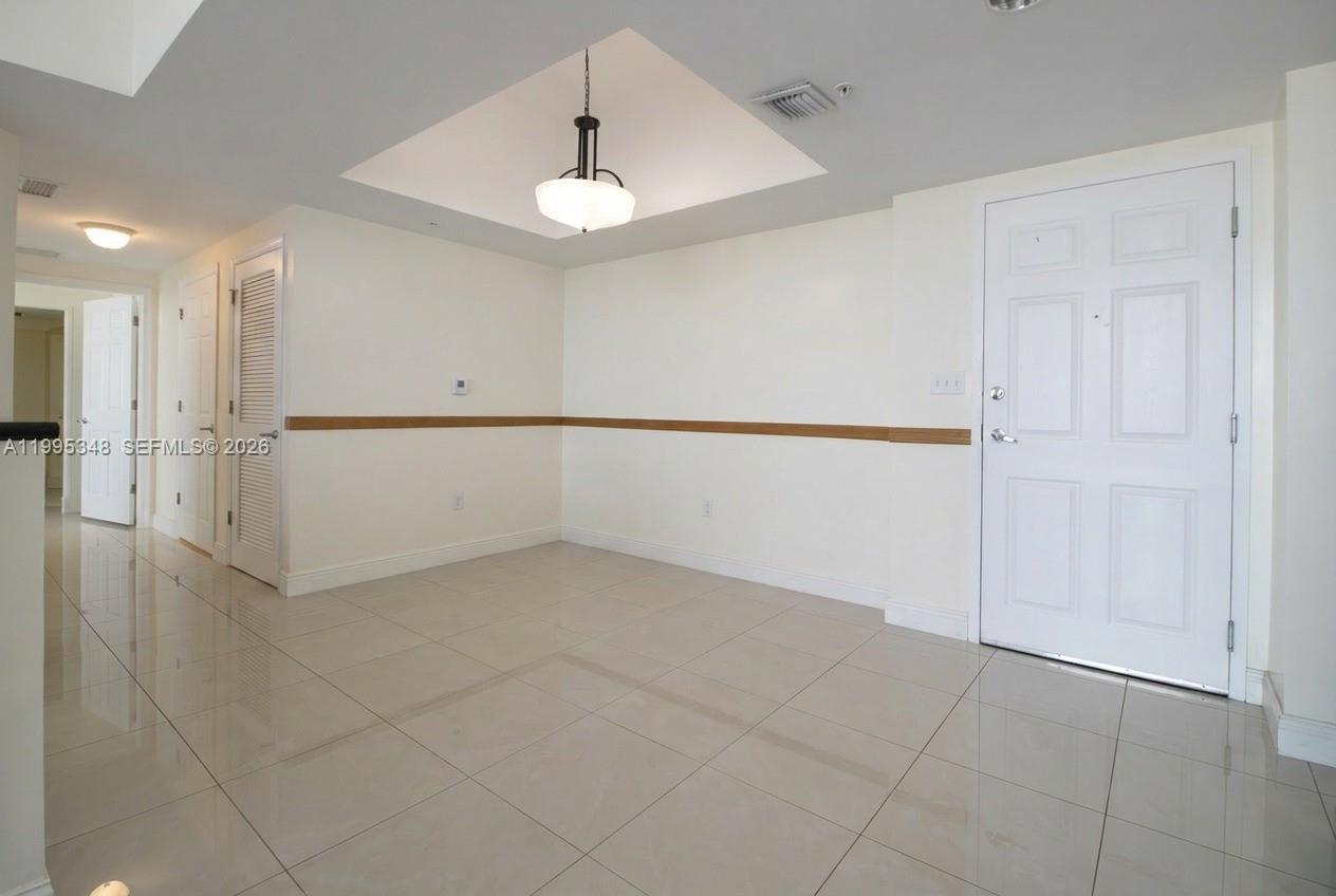 140 S Dixie Highway 1019 Property Photo 3