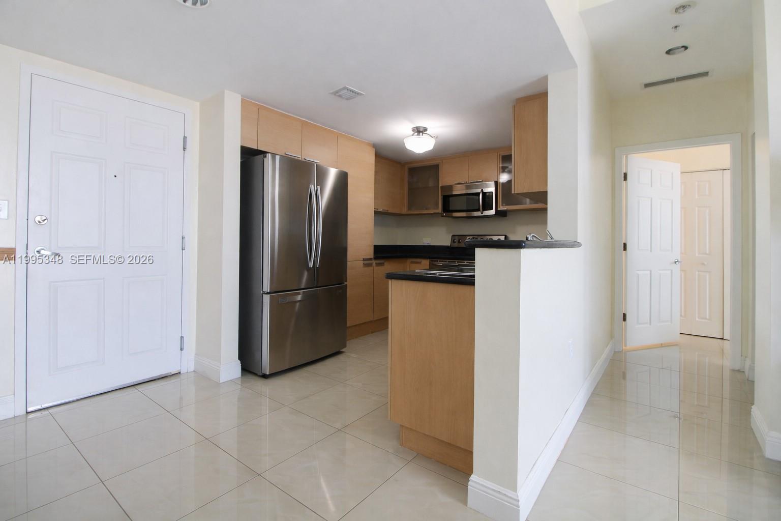140 S Dixie Highway 1019 Property Photo 5
