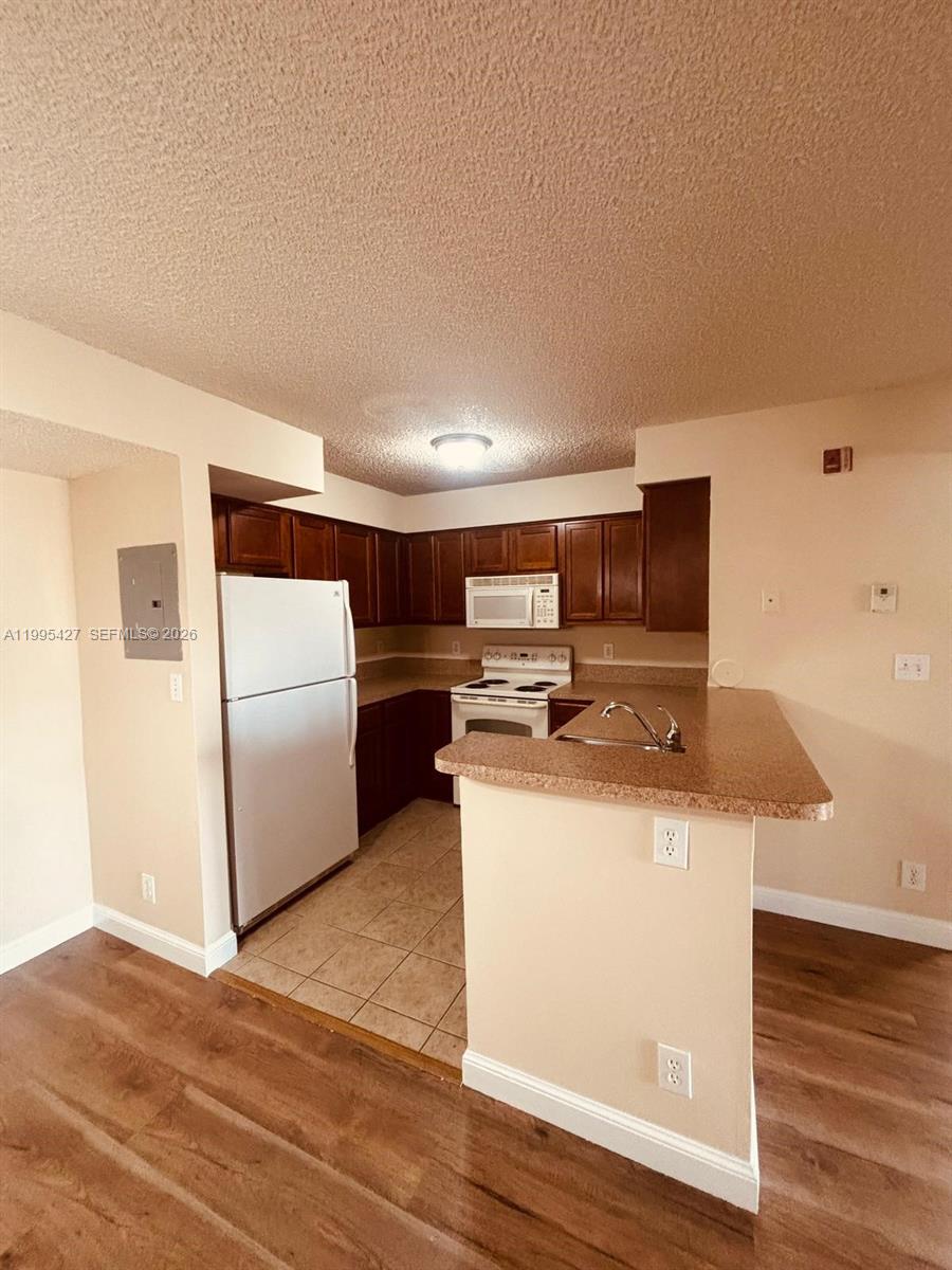 A11995427 Property Photo 2