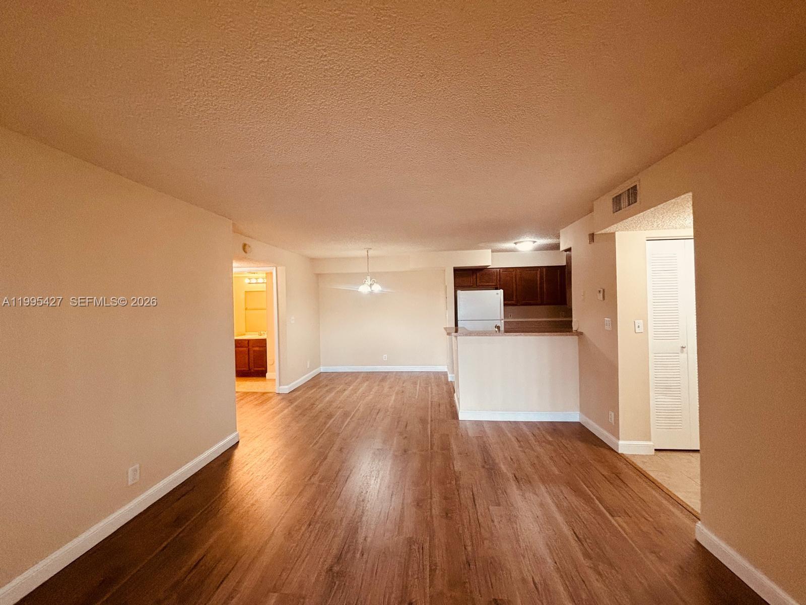 A11995427 Property Photo 5