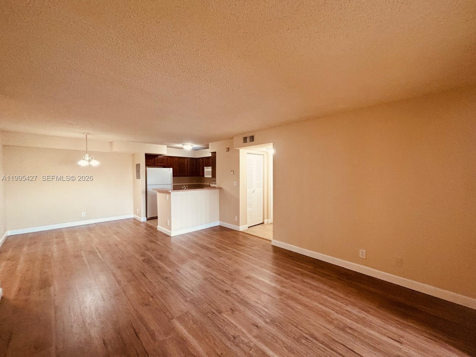 A11995427 Property Photo 6