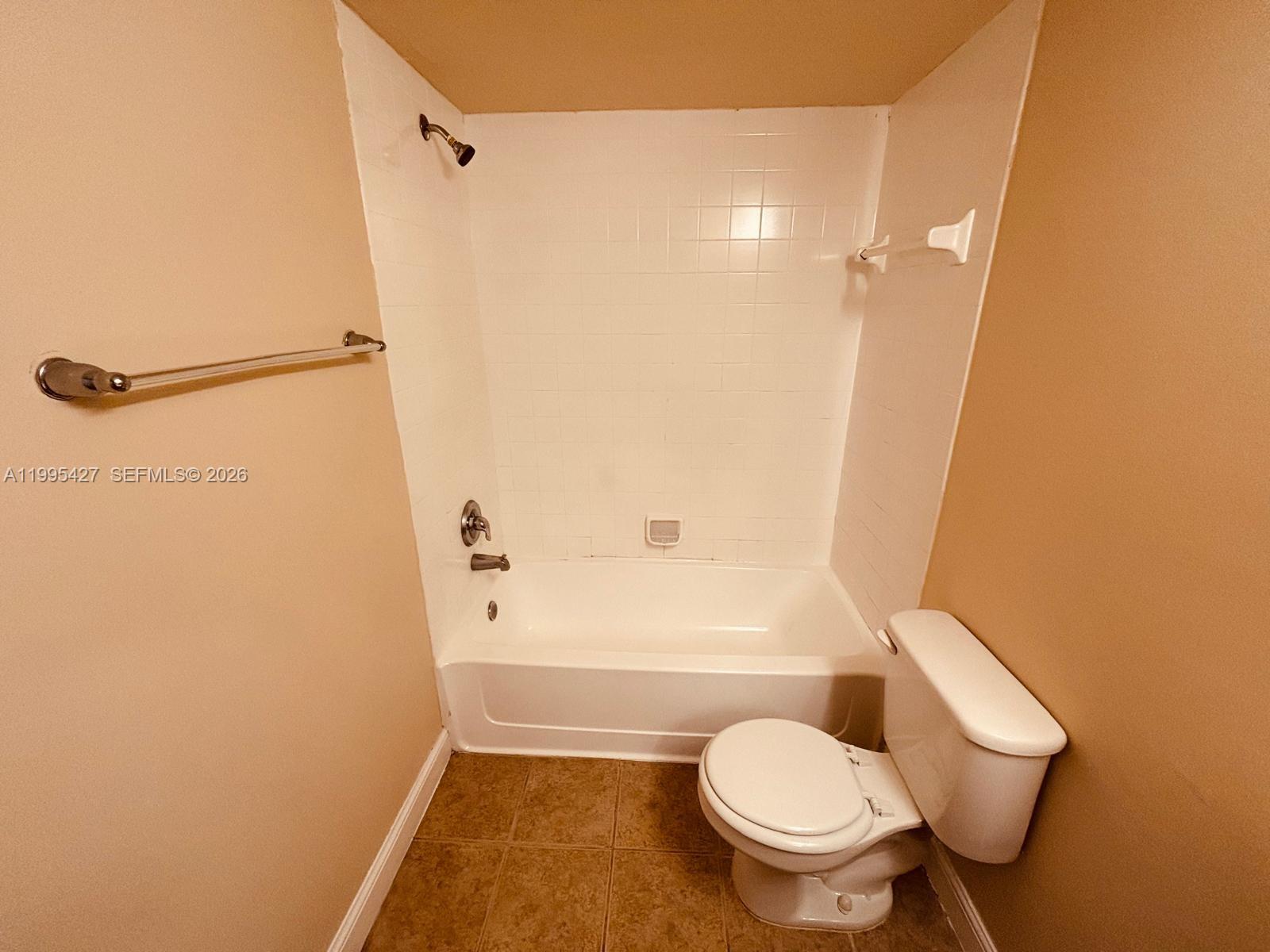 A11995427 Property Photo 7