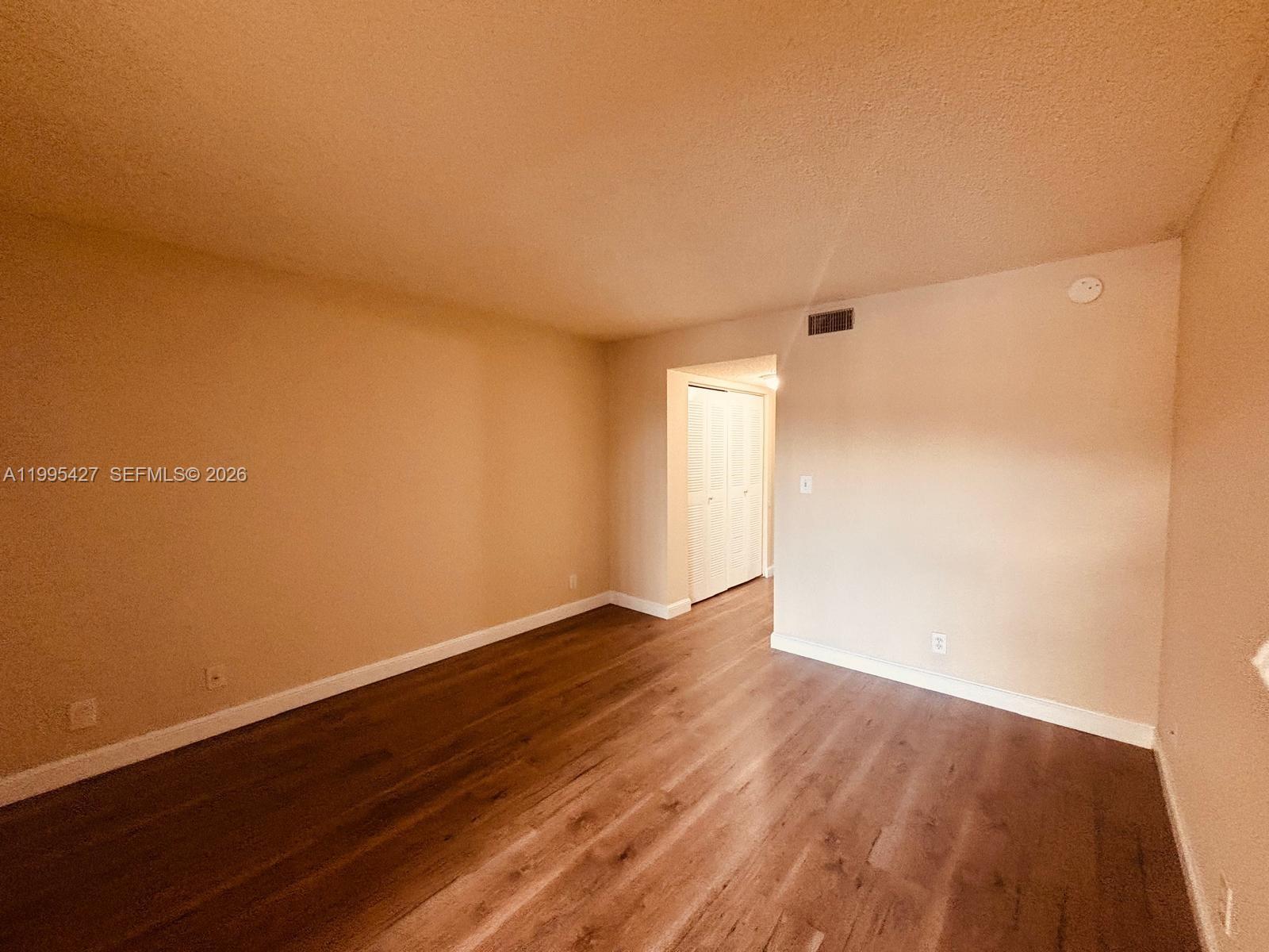 A11995427 Property Photo 11