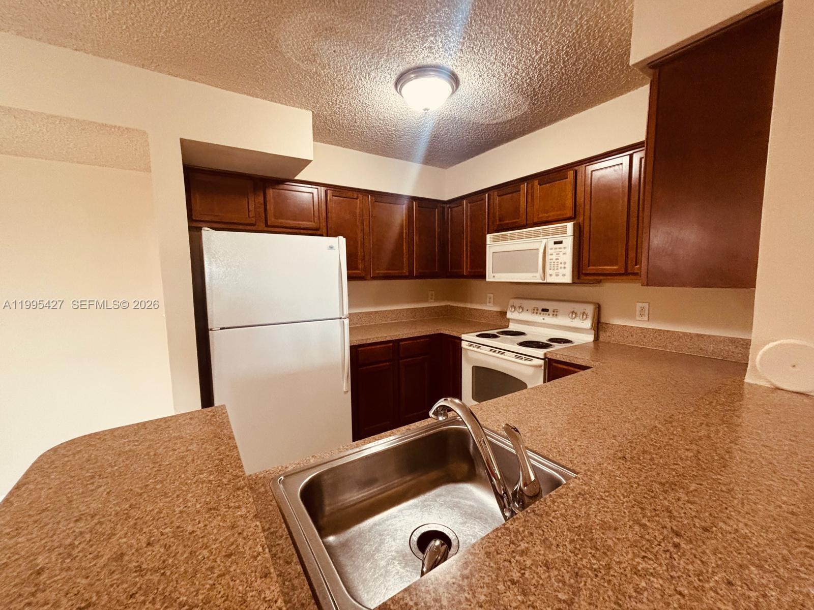 A11995427 Property Photo 12