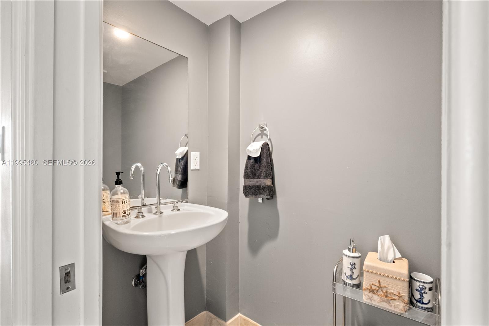 6917 Collins Avenue 1609 Property Photo 4