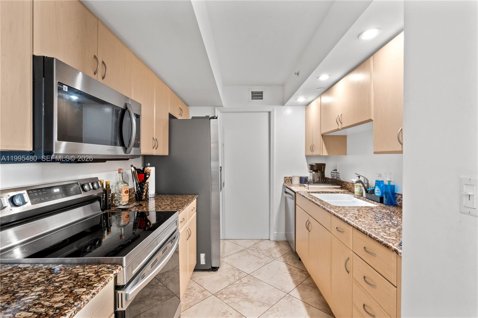 6917 Collins Avenue 1609 Property Photo 8