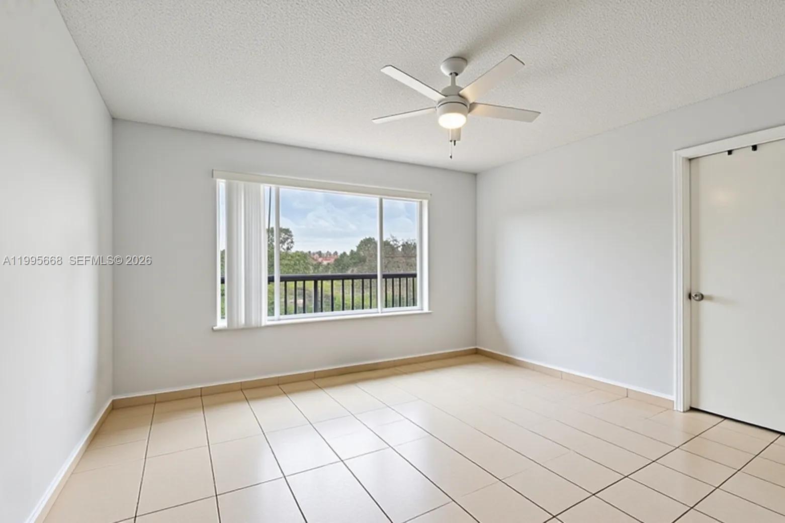 9930 Twin Lakes Drive 7-l Property Photo 2