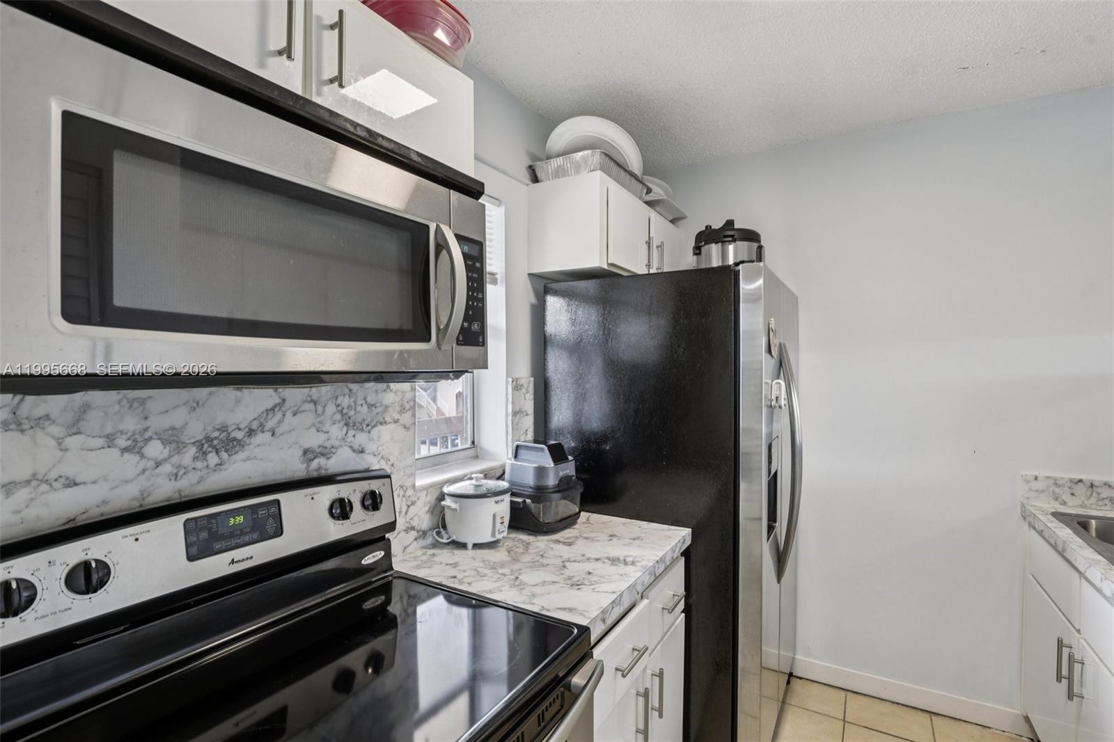 9930 Twin Lakes Drive 7-l Property Photo 5