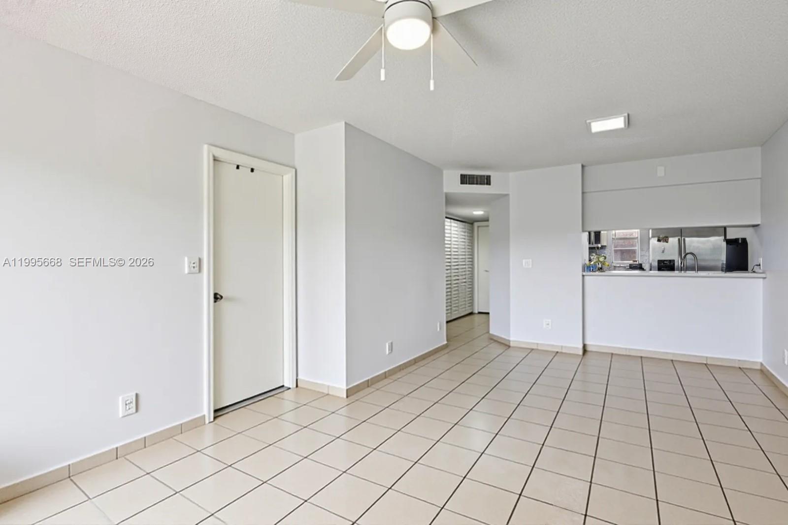 9930 Twin Lakes Drive 7-l Property Photo 14