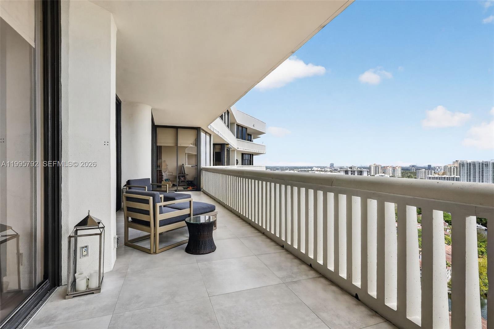 1000 Island Boulevard 3107 Property Photo 14