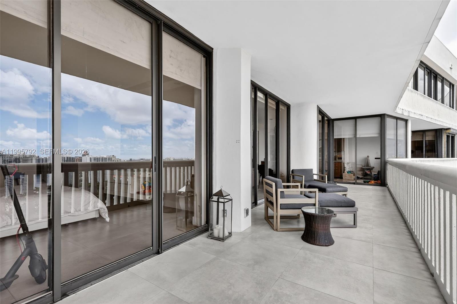 1000 Island Boulevard 3107 Property Photo 15