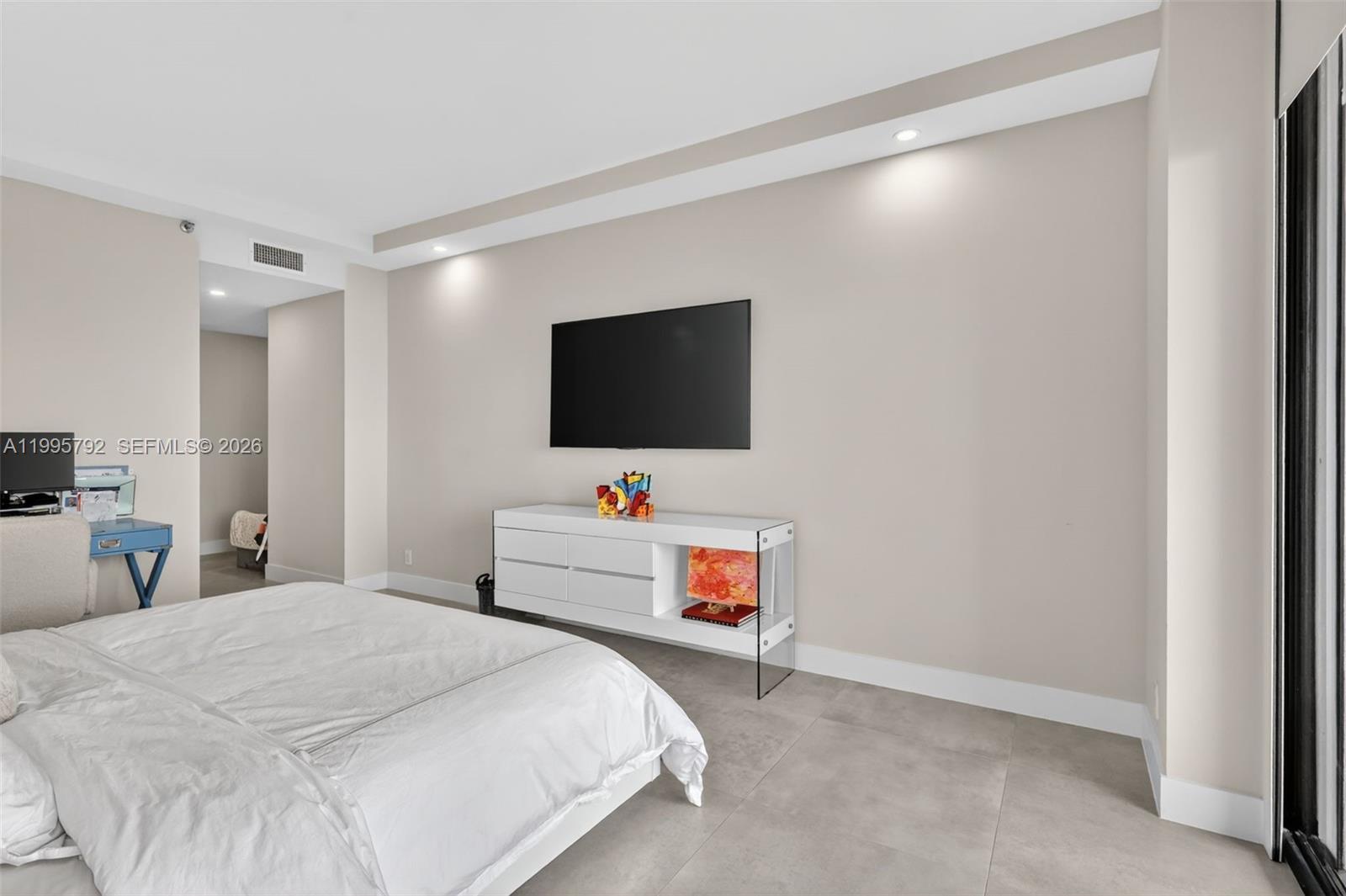 1000 Island Boulevard 3107 Property Photo 22