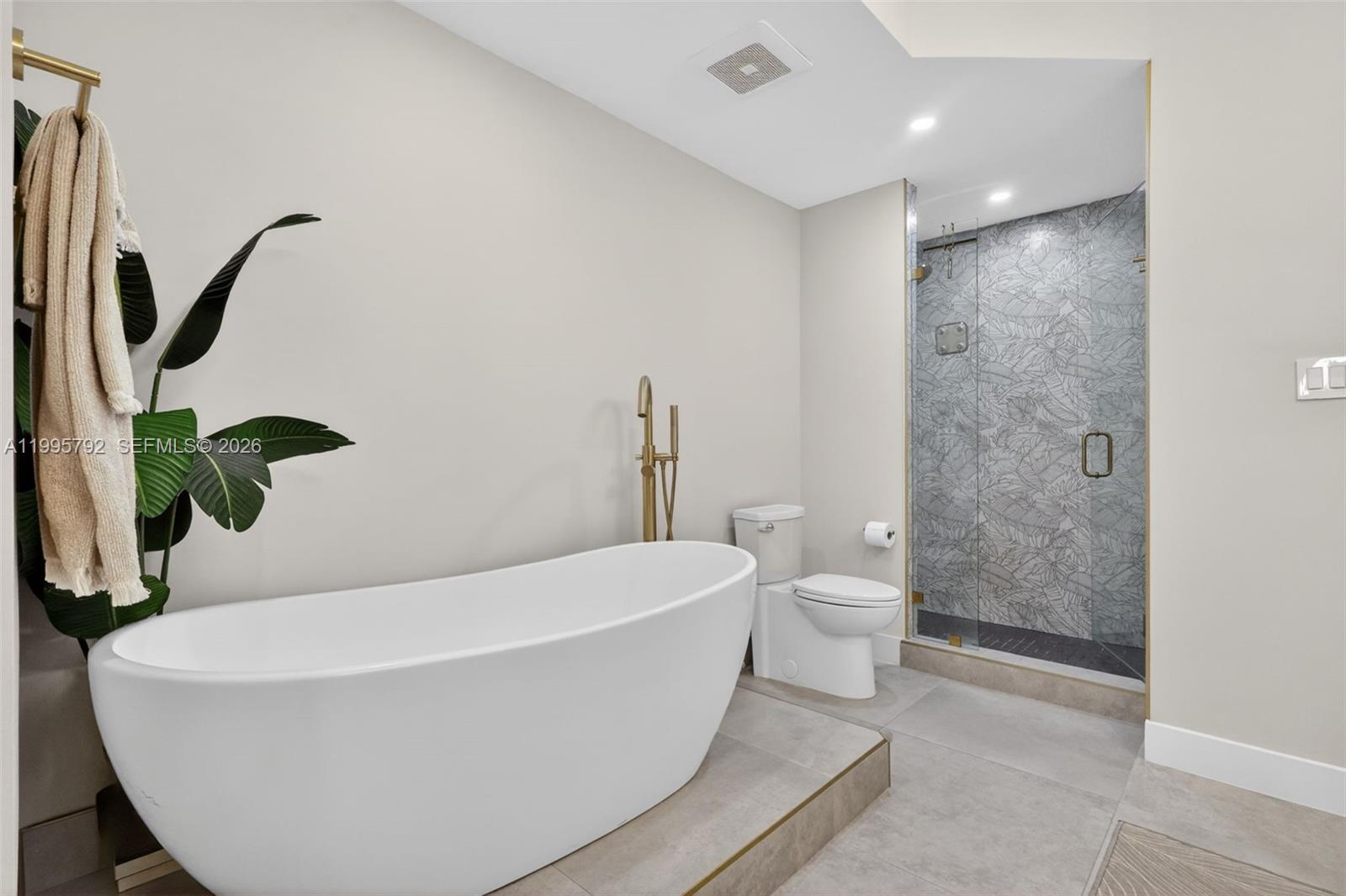 1000 Island Boulevard 3107 Property Photo 24