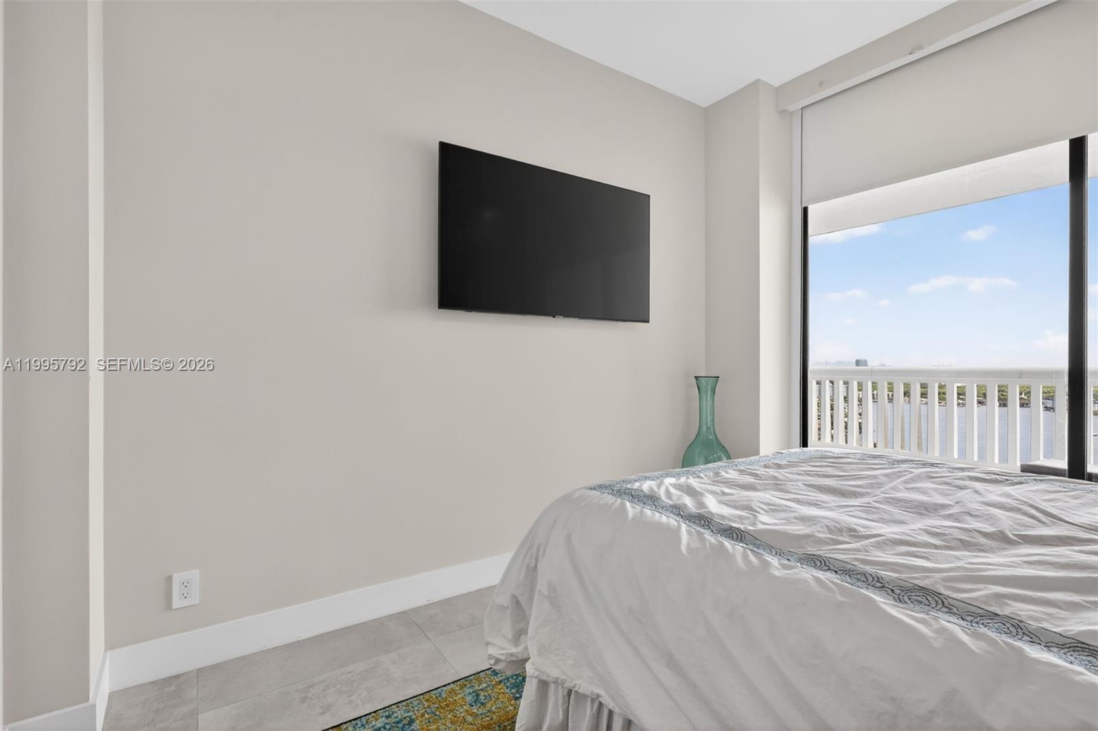 1000 Island Boulevard 3107 Property Photo 28